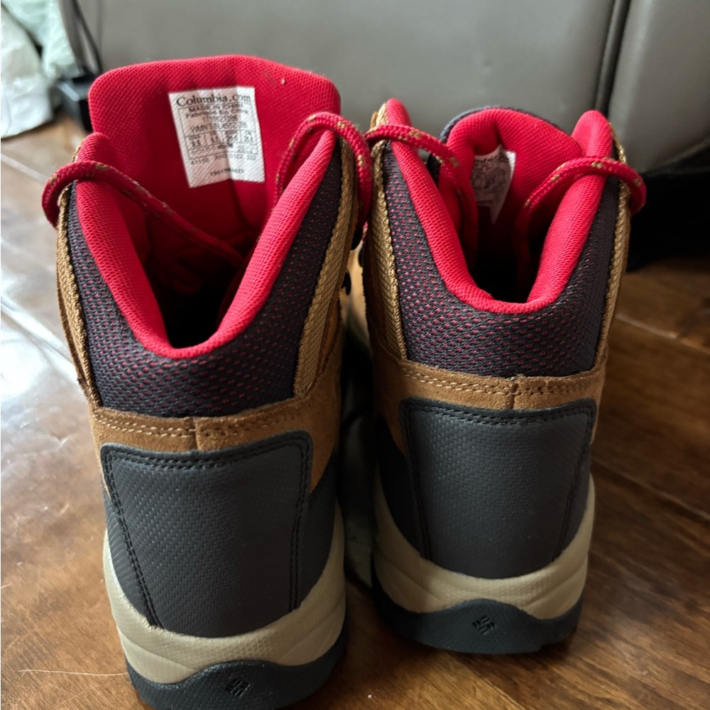 Columbia Women’s Waterproof Newton Ridge Plus Hiking Boots - Picture 3 of 4